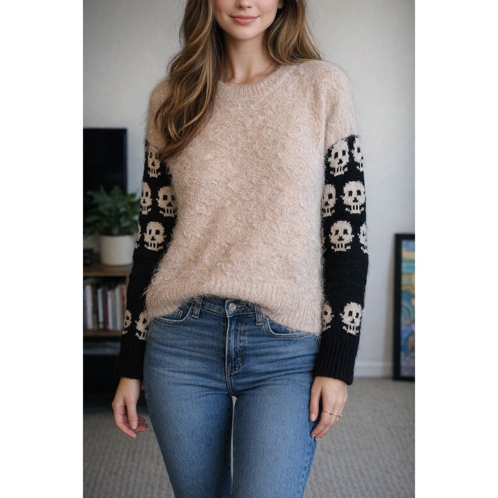 Snidel Fuzzy Eyelash Knit Skull Sleeve Sweater Tan Black Crewneck Pullover